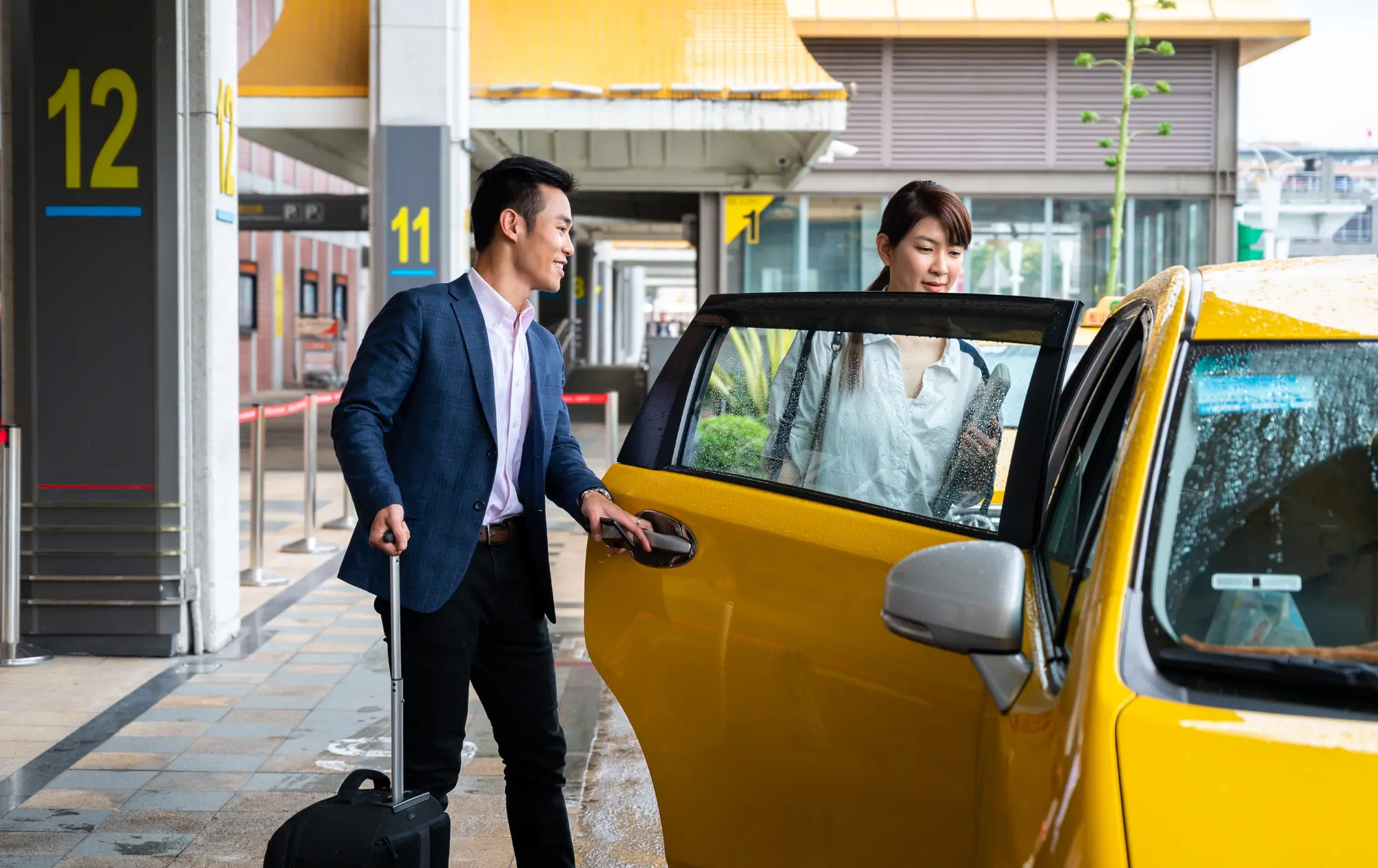 Uber vs Taxi from Manchester Airport – Which Is Cheaper?
